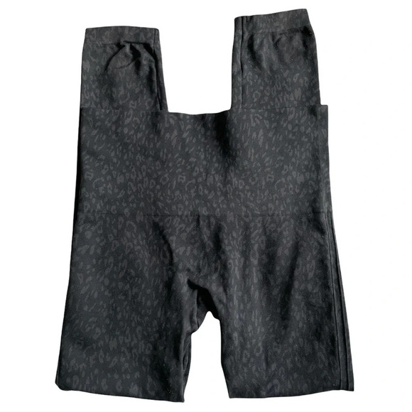 SPANX Look At Me Now Seamless Leggings Black Gray Leopard - Picture 5 of 13